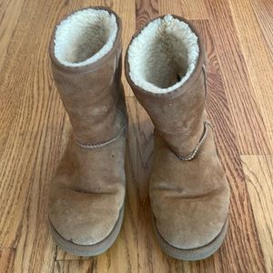 UGG classic Short boots